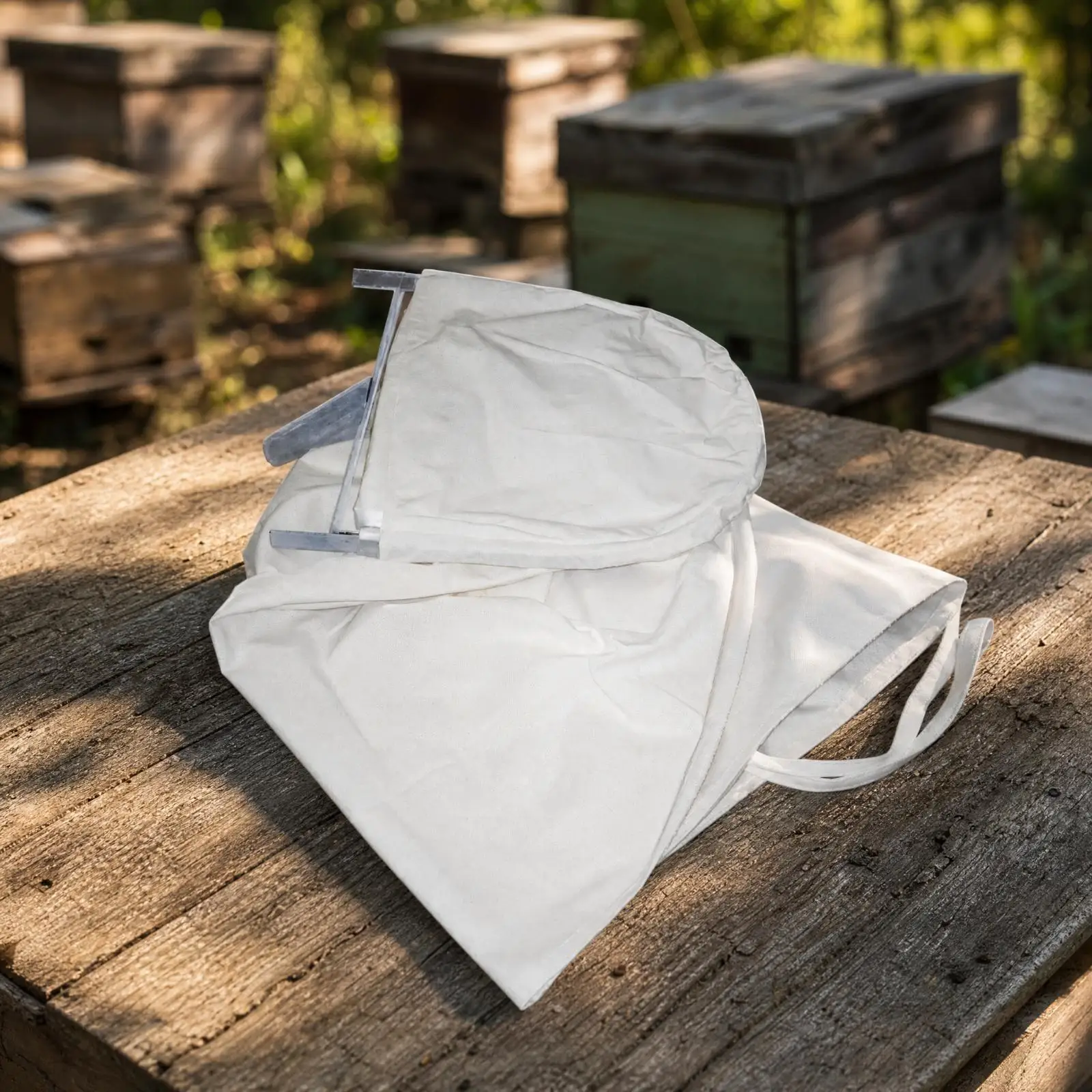 Bee-Catching Net Rigid Frame Bee Retrieval Net with Drawstring Closure Long Tool for Beekeepers, Swarm Relocation, Apiary Work