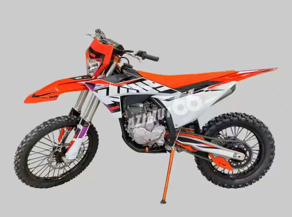 Piccola motocicletta a due ruote alimentata a carburante per adulti che corrono ATV Casa Commerciale Comoda motocicletta da viaggio