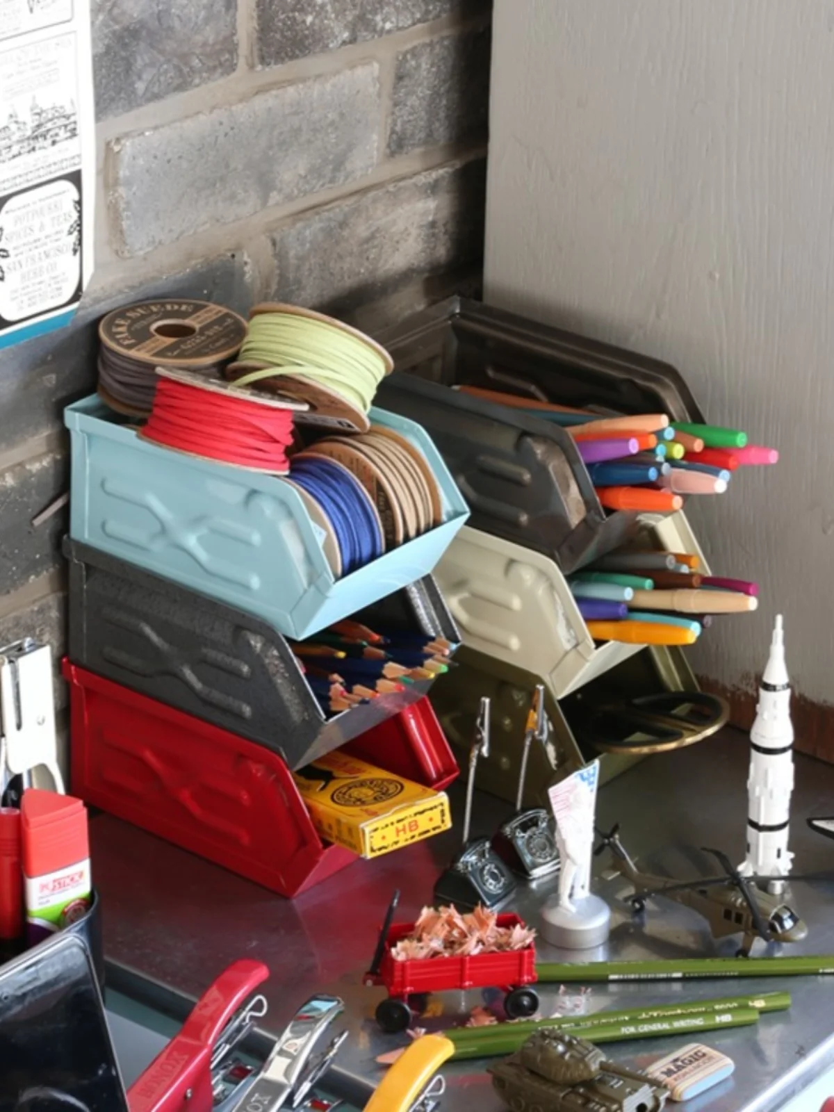 

Dulton Metal Handheld Tool Box Desktop Storage Organizer Industrial Sle Staable Utili Box Medium Size Household Storage