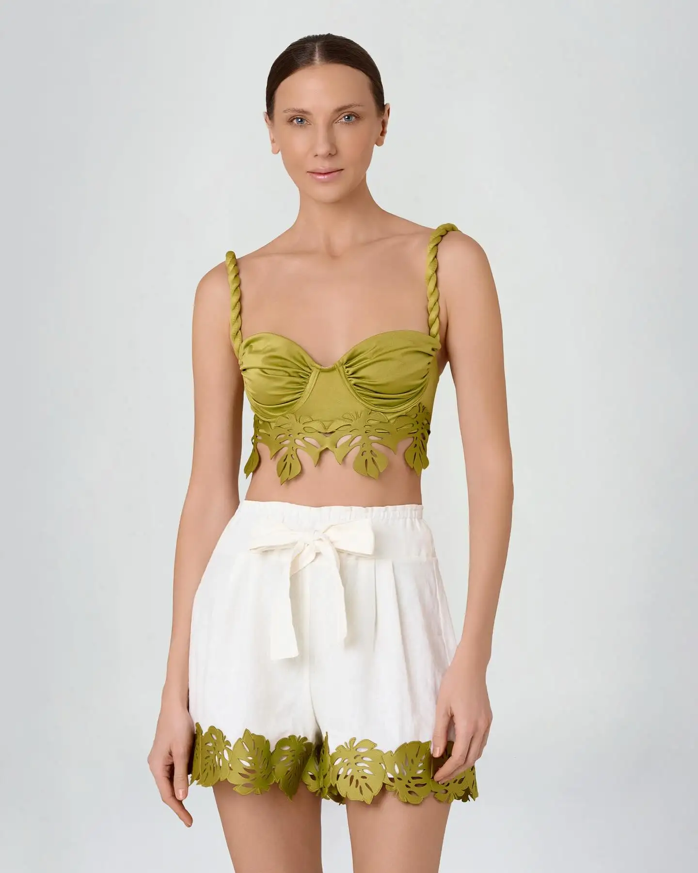 

Модный комплект бикини с аппликацией в виде листьев и шортами, женский купальник, элегантный купальник с бантом, пляжная одежда для женщин