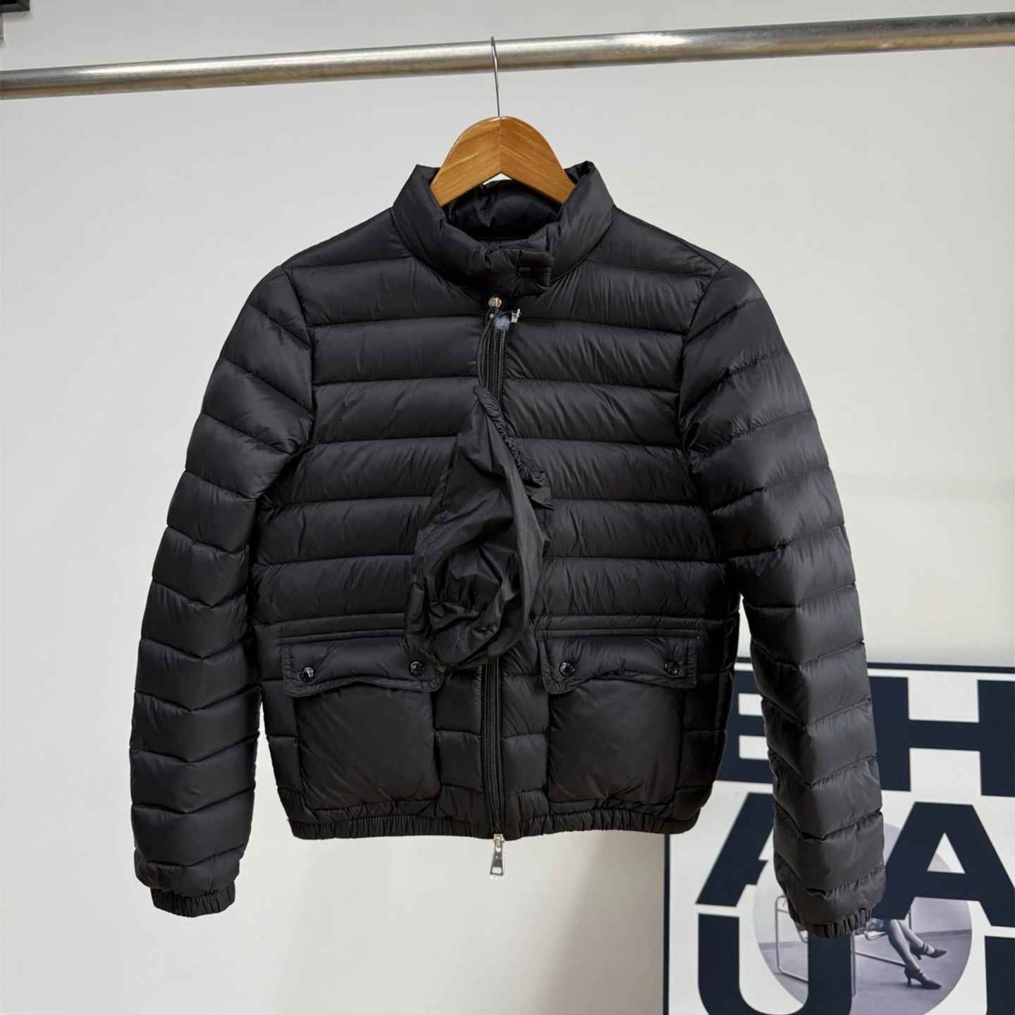 

2026 Spring and Autumn New Women's Down Jacket Windproof Commuter Short White Duck Down Jacket