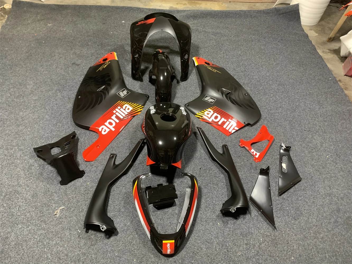 Fairing For Aprilia RS125R RS 125 R RR RS4 RS125 99 00 01 02 03 04 05 76No.141  RS-125 1999 2000 2001 2002 2003 2005 red black