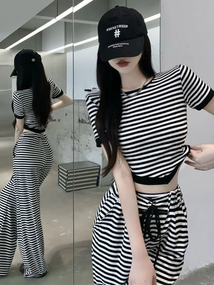 

Женские комплекты Полосатые женские дизайнерские простые повседневные удобные футболки Летние повседневные брюки Универсальные базовые винтажные корейские стили