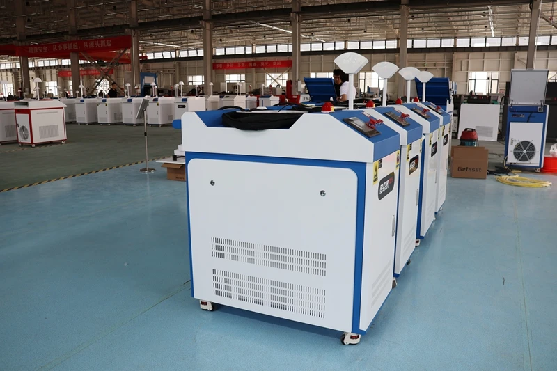 

4in1 Handheld Laser Welding Machine with Raycus Laser Source Water Chiller 1200w to 3000w