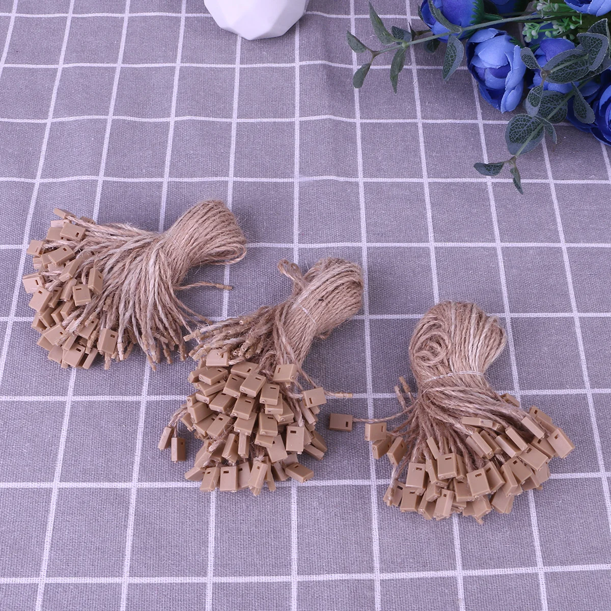 

1000Pcs Tag Rope Durable Plastic Locker Hanging Rope for Clothes Price Tags Label Strings Lightweight Portable
