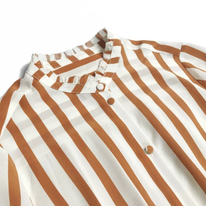 เสื้อไหมแท้ 100% ยี่ห้อ Birdtree ขนาด 18 มม. เสื้อเชิ้ตผ้าเครปสองชั้นลายทางสำหรับผู้หญิง ซักแบบ Sand Wash แขนยาว เสื้อลำลองรุ่นใหม่ปี 2025 รุ่น T5D309JF