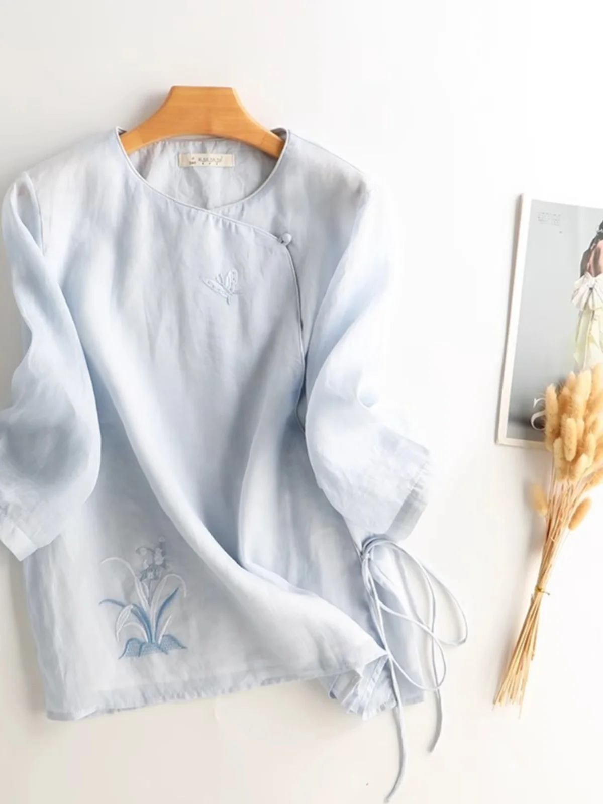 

Chinese Sle Floral Embroidery Linen irt Loose Fit Button up Top for Women Summer Slimming Pure Color Artistic Vintage Blouse