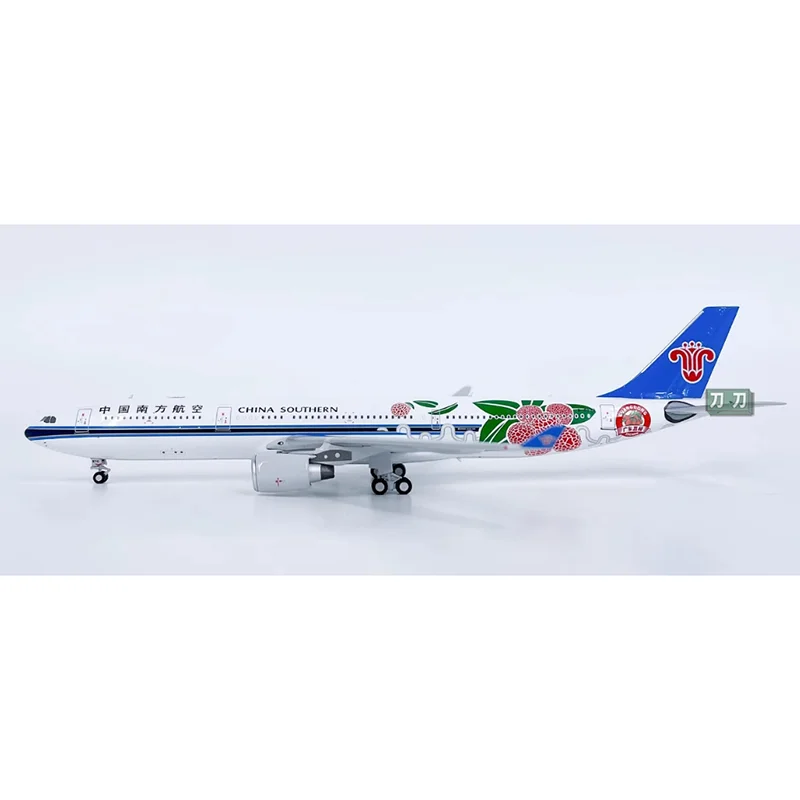 

Diecast 1/400 Scale China Southern Airlines A330-300 Aircraft B-8870 Simulation Aircraft Model Collection Toy