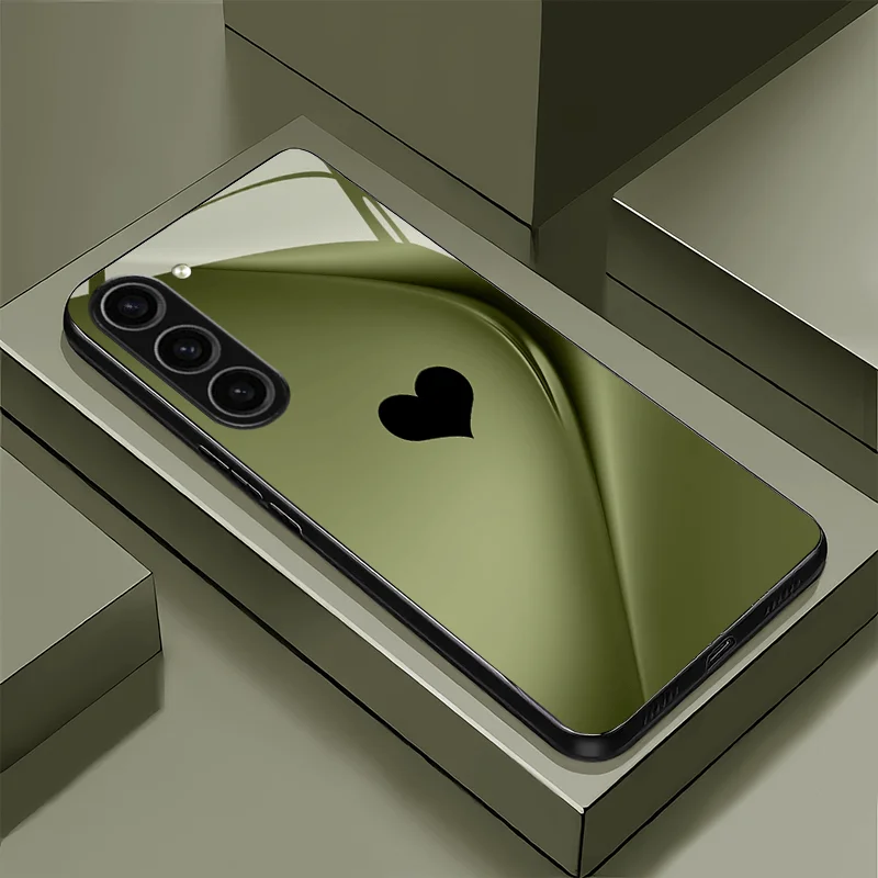 Black heart-shaped electroplated glass phone case, suitable for Samsung S26/S25/S24/S23/S22/S21/A71/A72/A35/A16 and other models