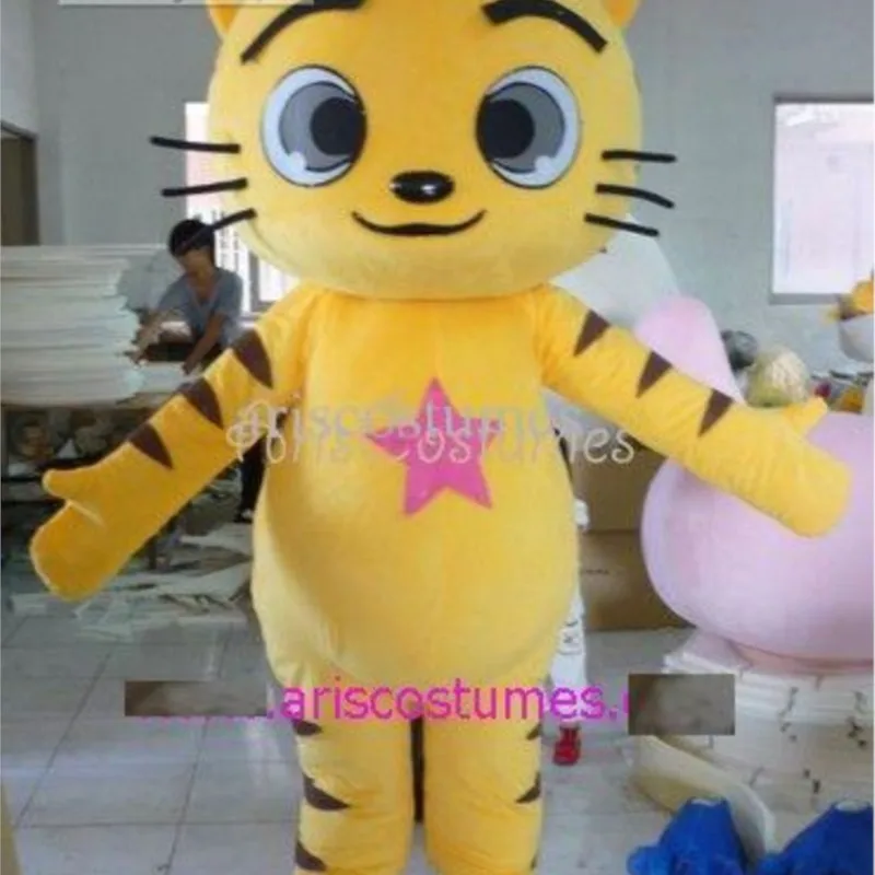 

New Adult Hot Sale Foam Cute Yellow Cat Doll Cartoon Mascot Costume Plush Christmas Dress Halloween Mascot Costume