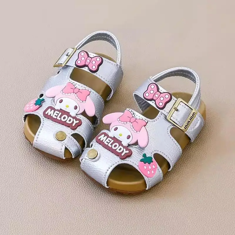 

Сандалии Sanrio My Melody для девочек, летние дышащие удобные сандалии на мягкой подошве, детская студенческая обувь Kawaii с героями мультфильмов, новый стиль, обувь Baotou