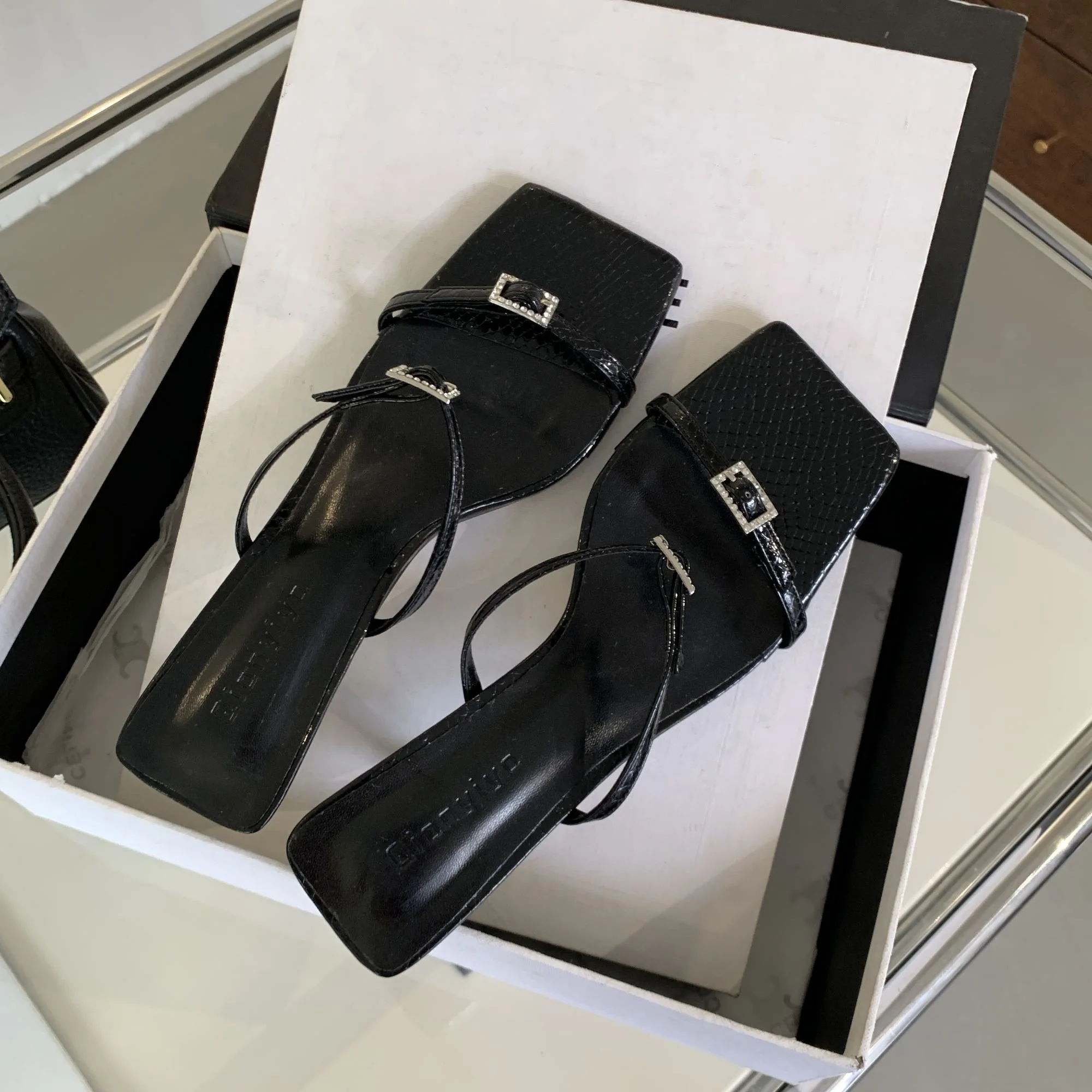 2026 New Fashion High Heels Sandals Universal Strap Design Elevating Women's Footwear Modern Style Low Cut PU Material
