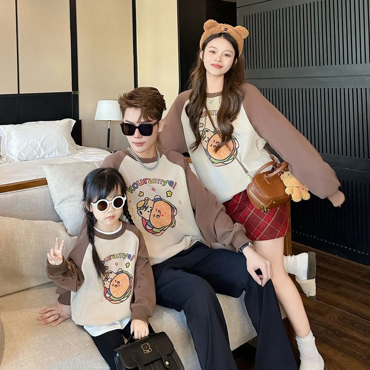 Sweatshirts for the Whole Family Matching Warm Clothes Korean Baby Romper Mom Dad and Daughter Son Matching Tops Clothing Spring