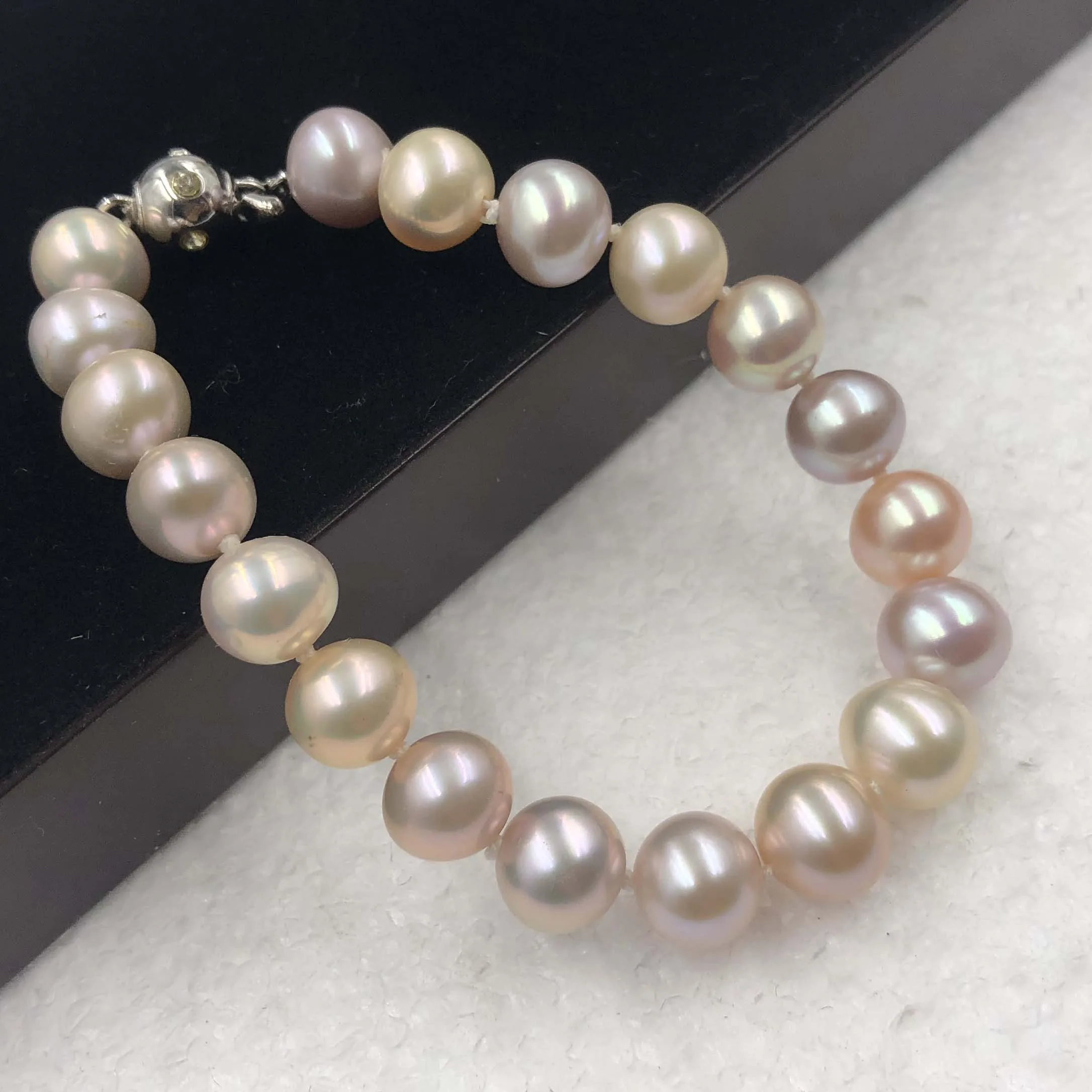 

{ELEISPL] Natural Color 9-10mm Near Round Potato Pearl Bangle Women's Bracelet #220100157