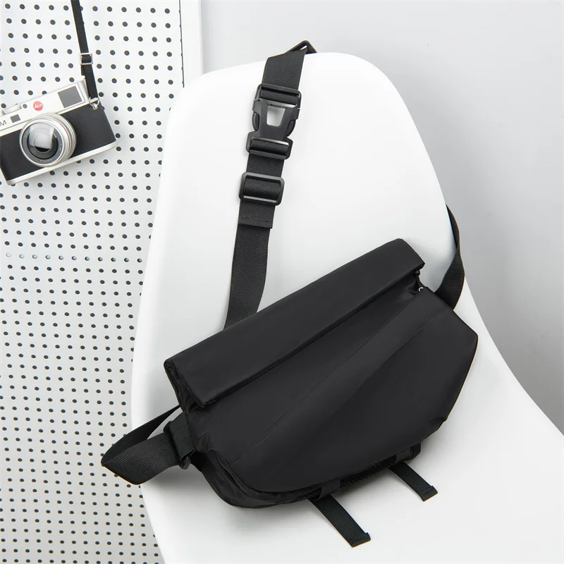 

Men's Casual Nylon Shoulder Bag-Minimalist style crossbody chest bag,large capacity,suitable for daily commuting,travel,cycling