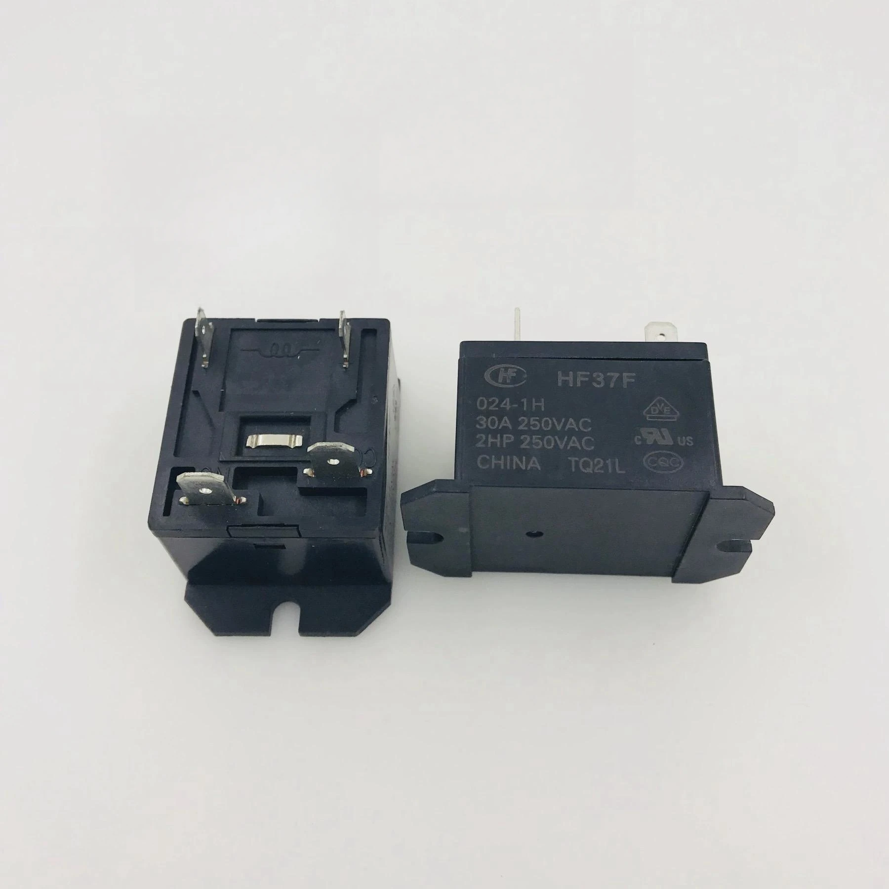 Hongfa relay HF37F-024-1H, set of normally open 4-pin 30A250VAC, HF37F/024-1H