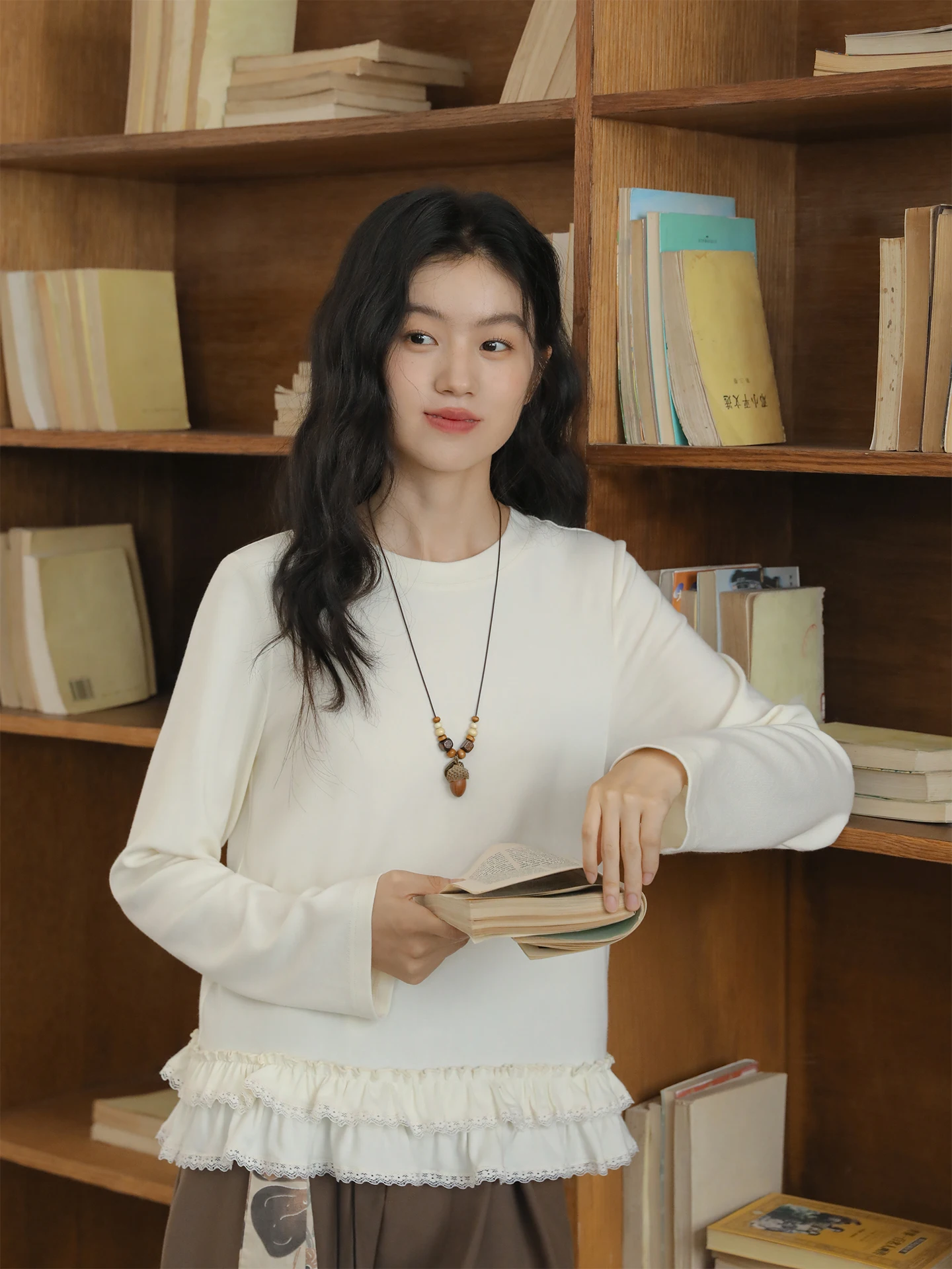 

Женская футболка с длинным рукавом Nesoulum, бежевая, винтажный дизайн, весенний топ, модная женская одежда