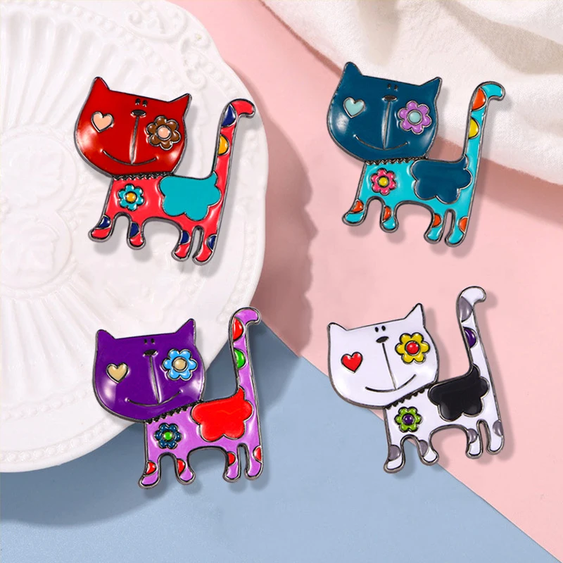 New Charming Cartoon Cat Pin Brooch Cute Things Women Unisex Lovely Jewelry Animal Casual Brooches For Women\'s Clothing