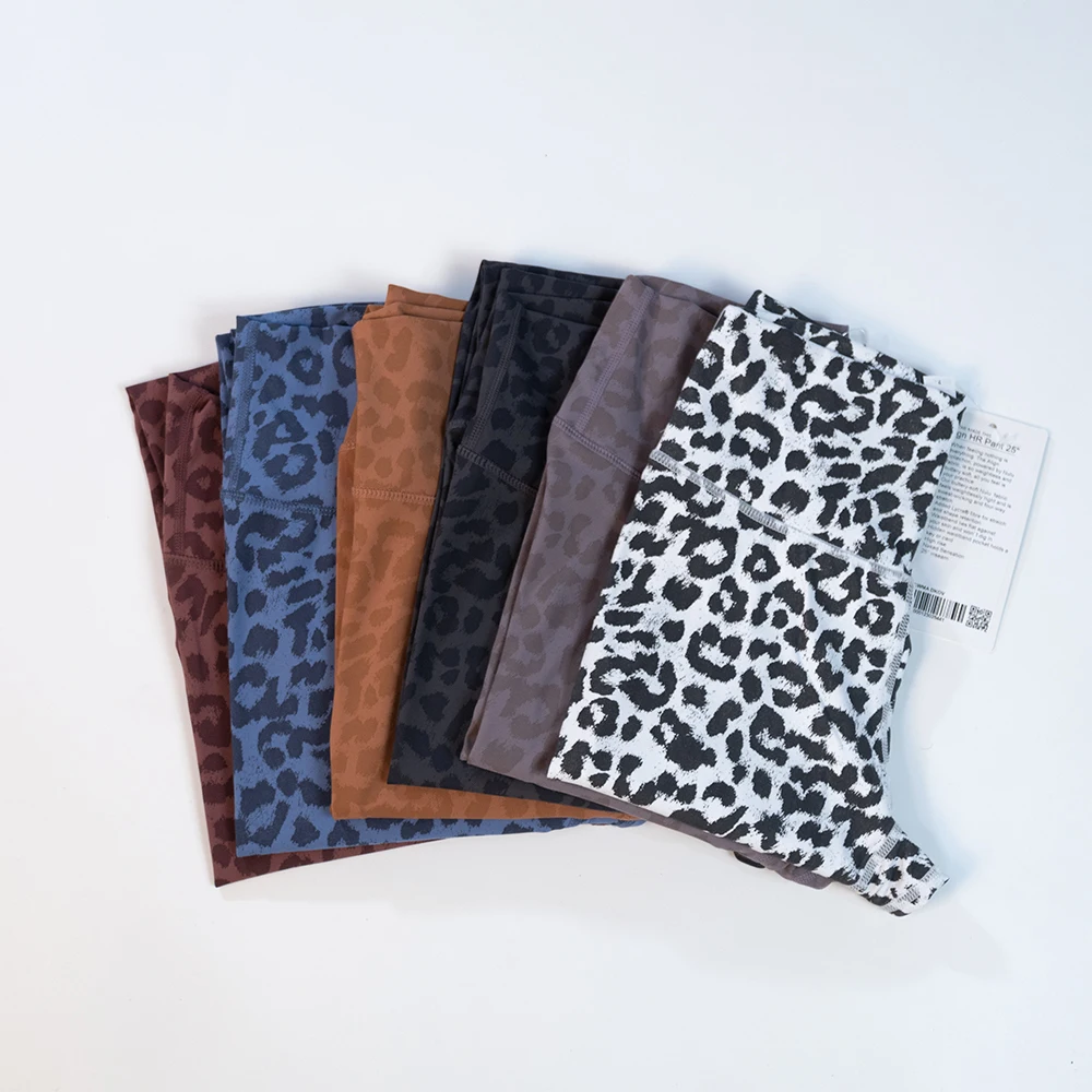 Damen-Yoga-Hose in Übergröße mit Leopardenmuster, schnelltrocknend und atmungsaktiv, geeignet zum Laufen, für Yoga und für den täglichen Sport. – Detail 5