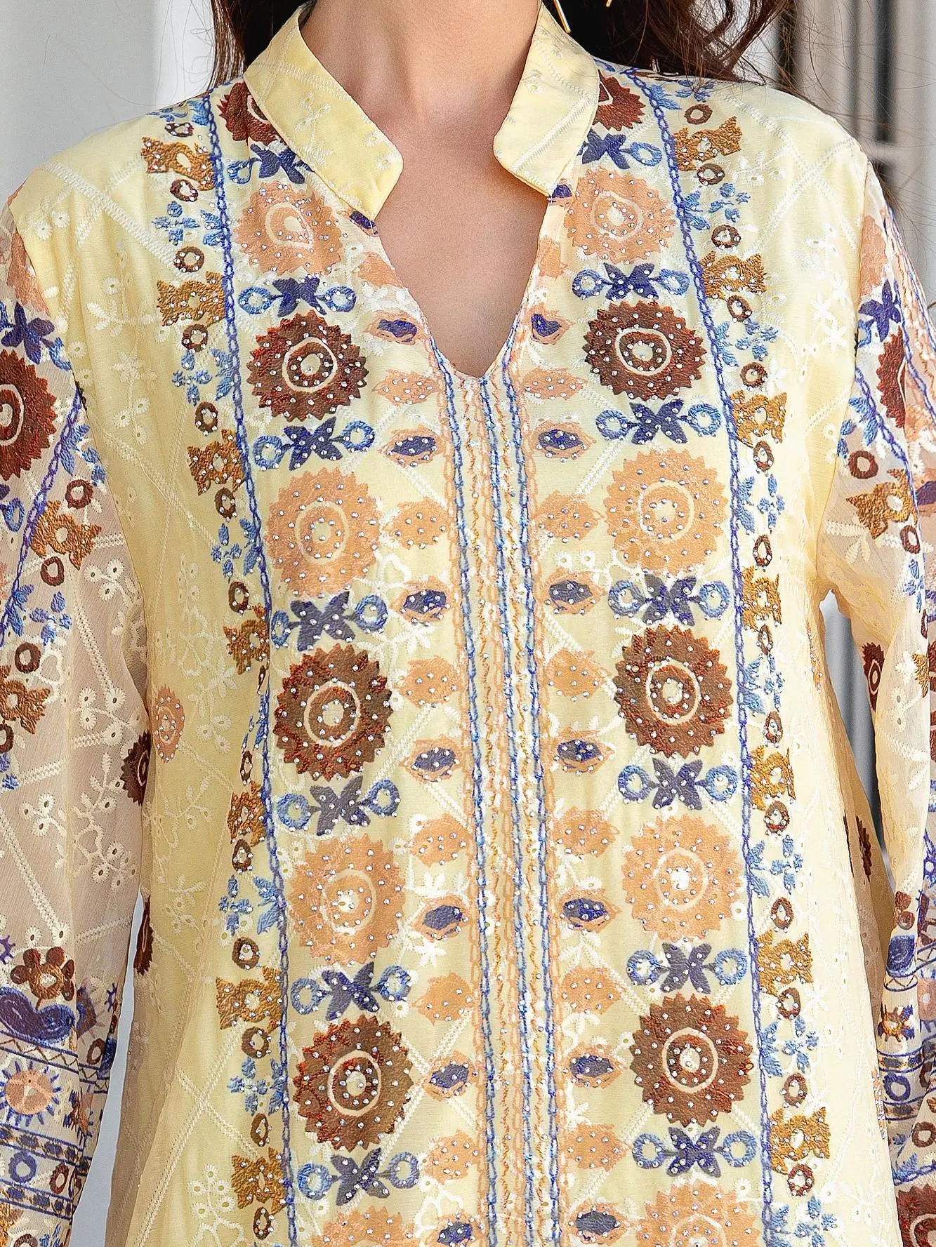 2025 New Middle Eastern Muslim Women's Long Robe Embroidered Fabric Printed Diamond Embossed Long Dress Abayas