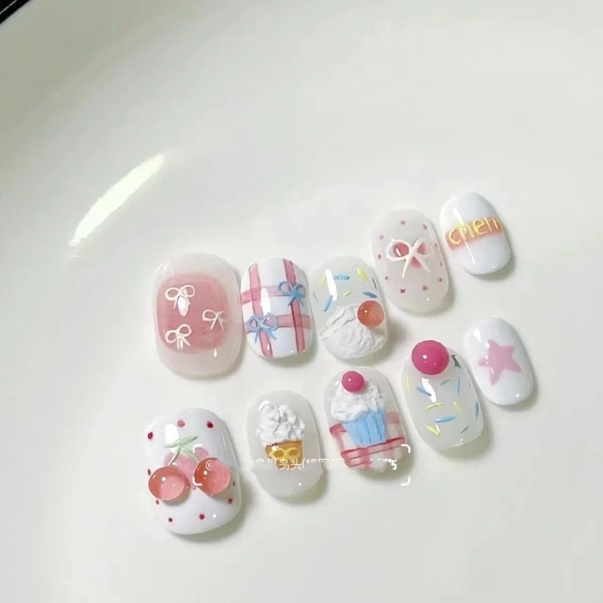 손톱에 달콤하고 귀여운 스타일의 핸드메이드 프레스 3D 체리 케이크 착용 탈착식 인조 손톱 10가지