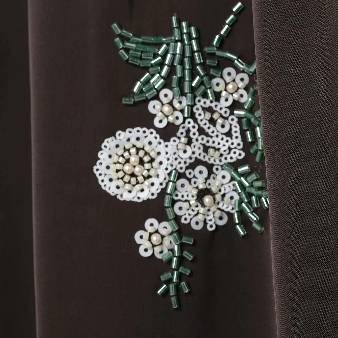 عارضة مطرزة حبة f تنورة عالمية Sle المرأة مرونة الخصر تنورة الأوروبية Sle القطن البوليستر أنبوب مستقيم...