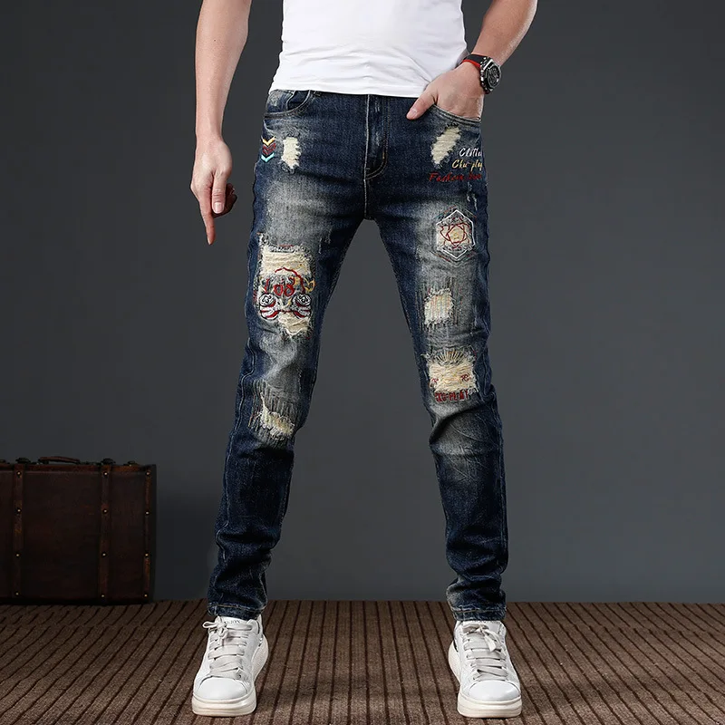 

2024 New Trendy Patch Perforated Embroidered Jeans for Men's Deep Blue Slim Fit Small Feet Street Motorcycle Denim Pants