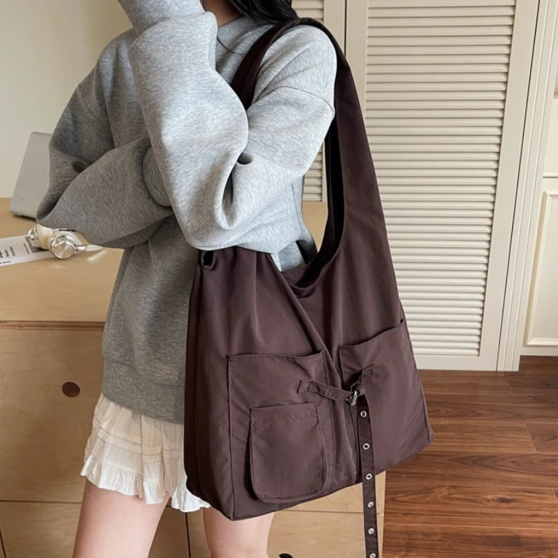 Fashion Retro Nylon Shoulder Bags Large Capacity Casual Women Tote Bag Waterproof Multi Pocket Simple Commuter Bag