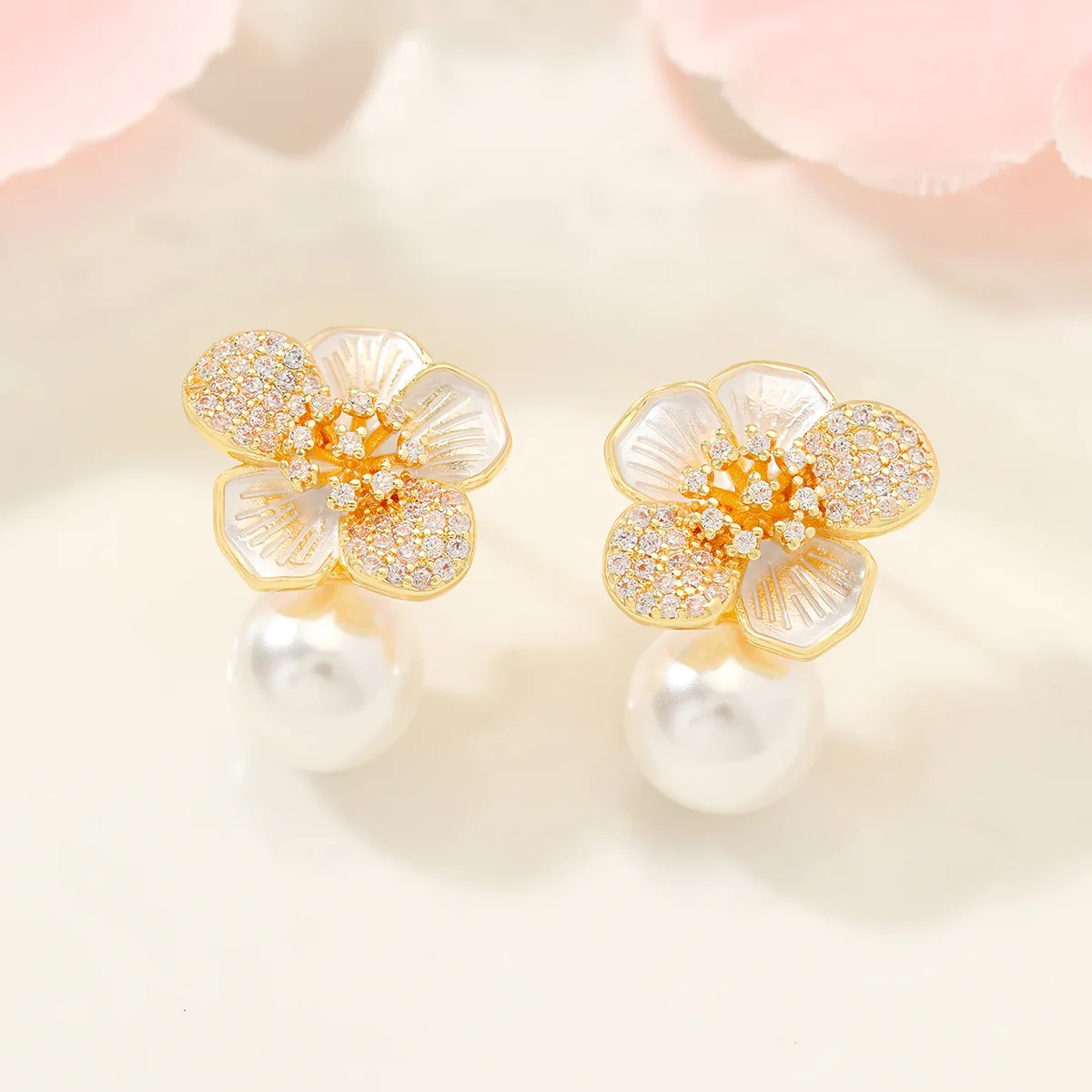 

French Light Luxury Temperament Micro-inlaid Flower Pearl Earrings S925 Silver Needle High-grade Niche Design Earrings