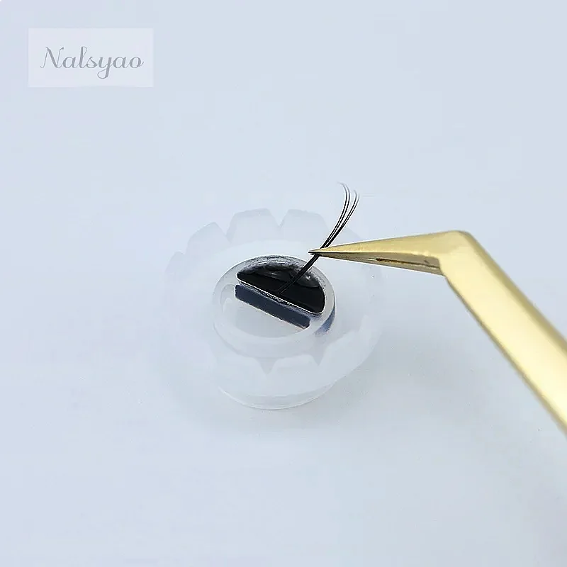 100Pcs Disposable Permanent Makeup Ring Ink Pigment Holder Cup Eyelash Glue Holder Tool Blossom Glue Rings