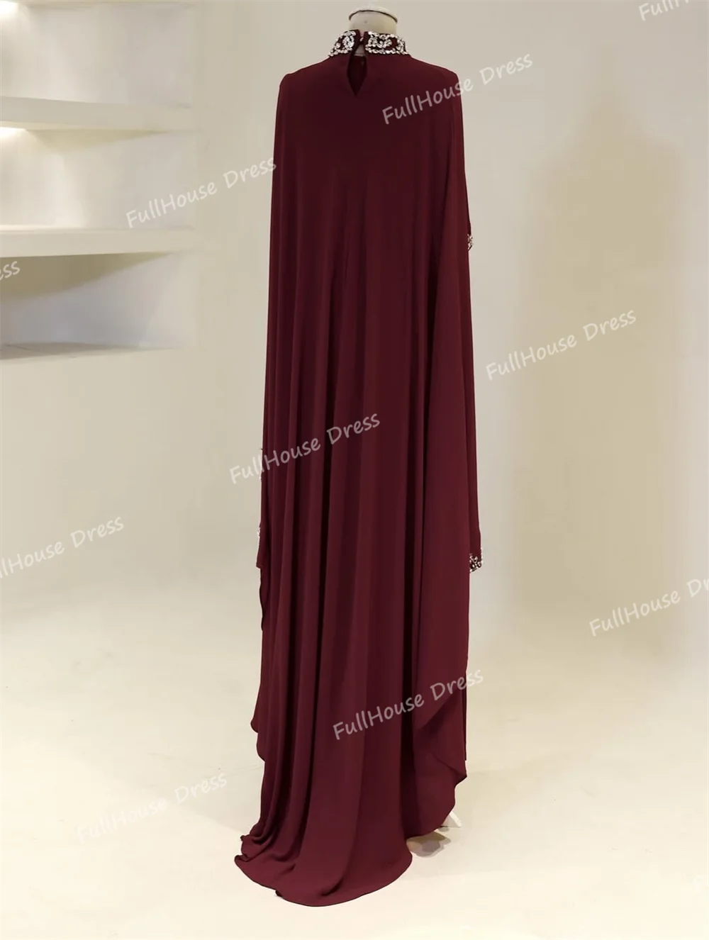 أدلى مخصص أنيقة الرقبة العالية مطرز كريستال كيب ثوب مسائي مثير مستقيم طويل فستان سعودي مع المحكمة شارون سعيد