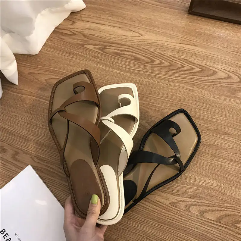 Women Slippers Summer Luxury Clip Toe Flip Flops Flat Sandals Outdoor Fashion Open Toe Non-Slip Beach Slippers Daily Lady Slides