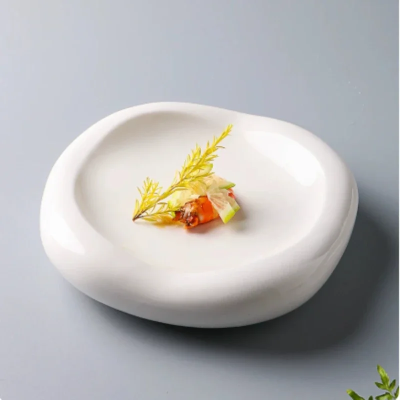 Western restaurant irregular shaped dessert plate white ceramic artistic conception dish French dessert platform small plate