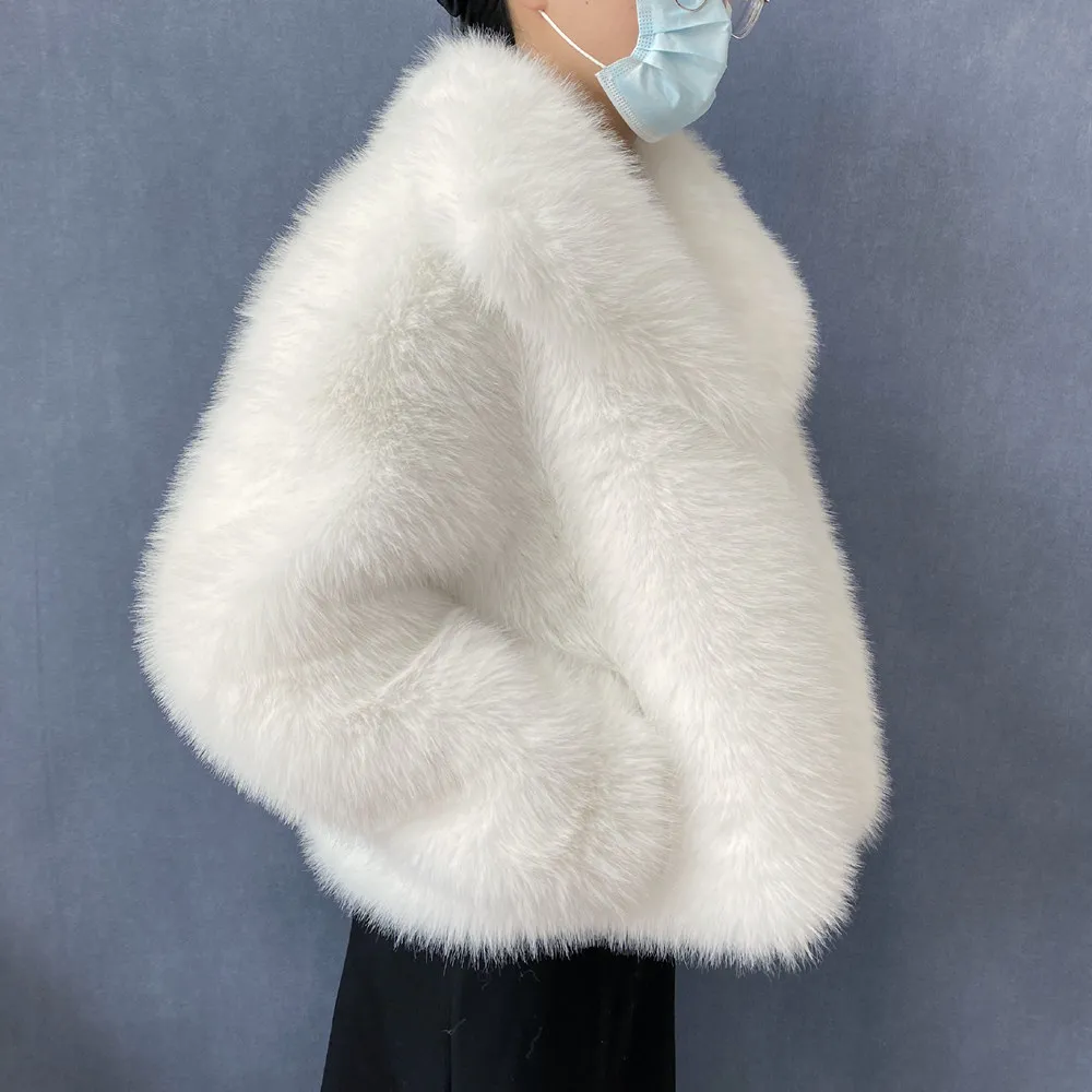 Women's Plus Size Winter Fur Coat Fox Large Lapel Loose Short Top Elegant Warmth for Cold Weather