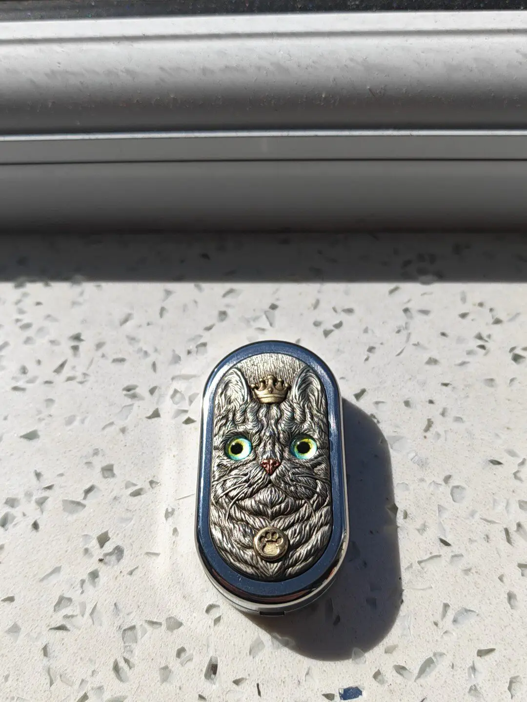 Owl Titanium Squeak 3.0. The appearance is good, and the feel is silky. Edc decompression toy.