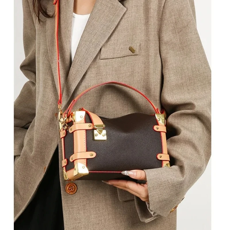 

New 2026 French Light Luxury Handbag, Box - Style Messenger Bag, High - End Sense, Ancient - Style Design, Women's Fashion Bag