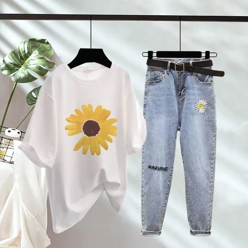 Summer 2022 New Embroidered Daisy Jeans + T-shirt Two-piece Set of All-match Pants Slimming Two-piece Suit Female Trend