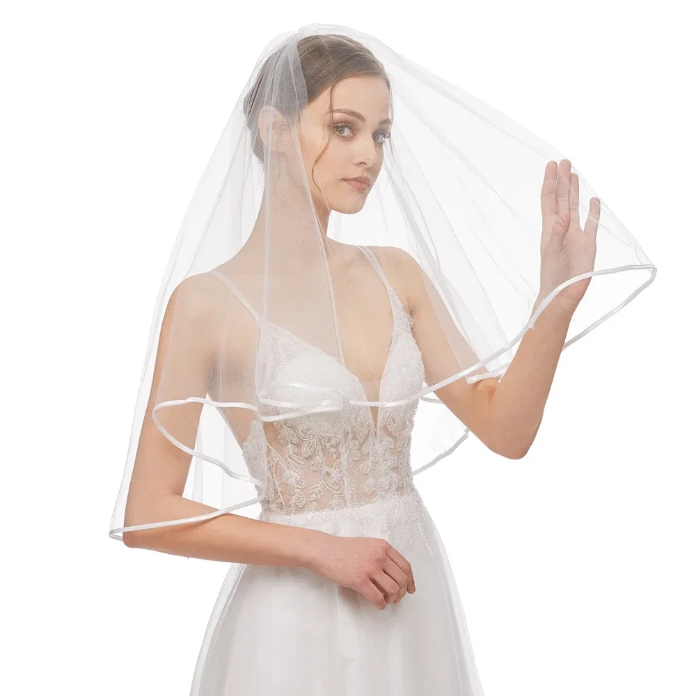 Véu de noiva feminino simples tule curto véu de casamento borda de fita com pente para casamento