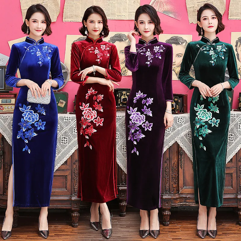 

Velvet Cheongsam 2022 Autumn New Long Embroidered Hot Drill Three-quarter Sleeve Mother Dress Banquet Performance Daily Qipao