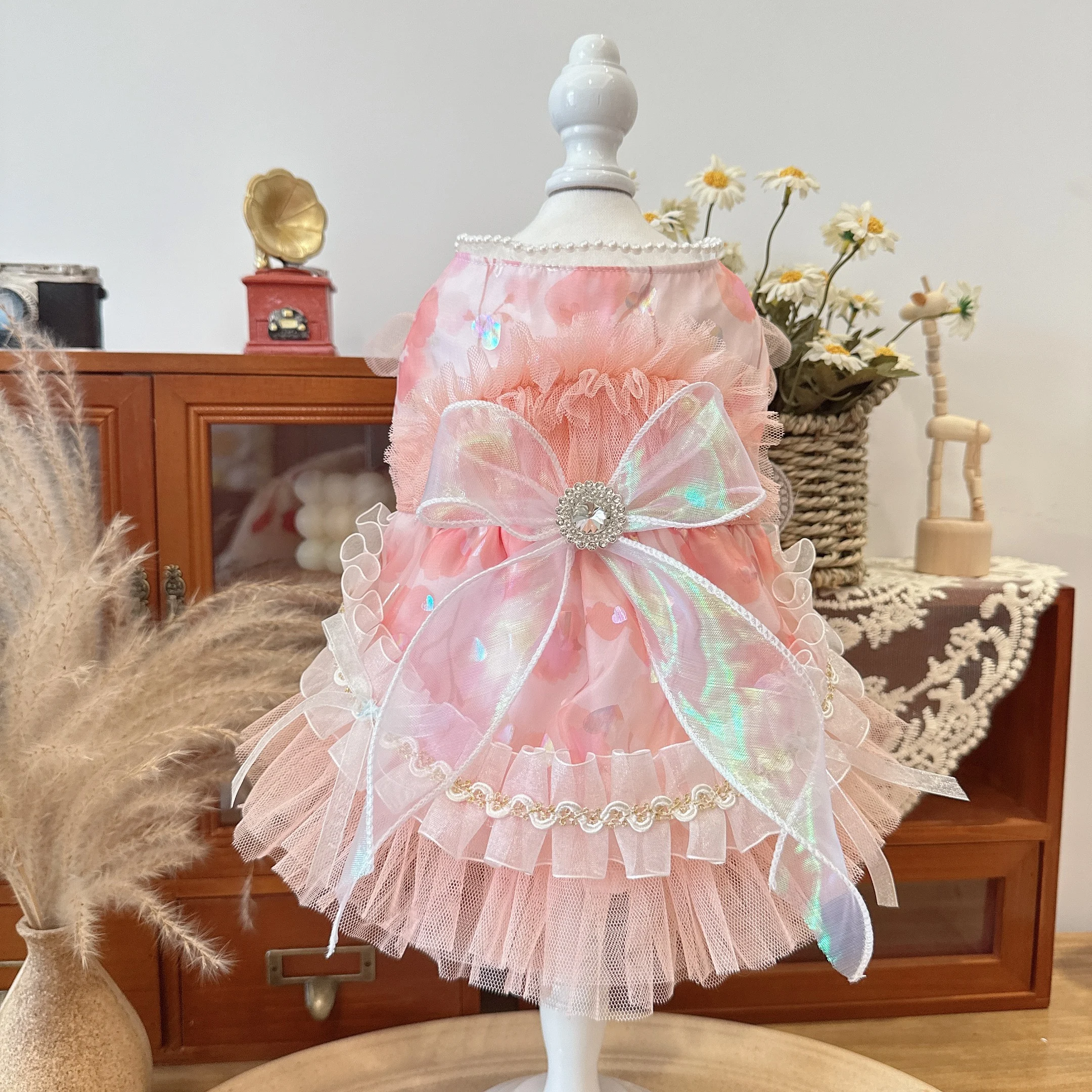 

Luxury Pink Lace Yarn Princess Dress For Small Medium Dog Summer New Fashion Crystal Lace Bow Pet Dog Clothes Casual Outerwear