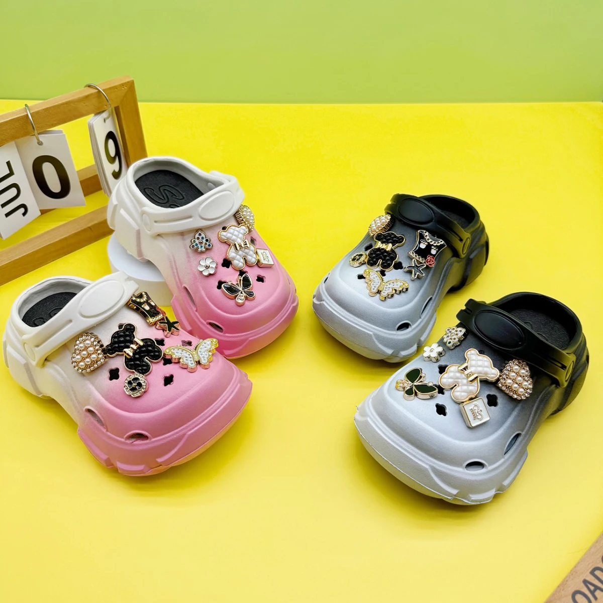 

Cute and Versatile Family Slippers for Boys and Girls, New Cartoon Black and White Bear Eva Clogs, Soft-Soled Non-Slip Toe-Cap Sandals 606