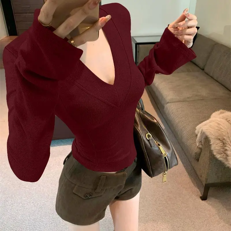 

Gentle Mature Style V-neck Knitted Long-sleeved Top Covering Flesh to Make It Look Slim Thread Solid Color Slim Base T-shirt