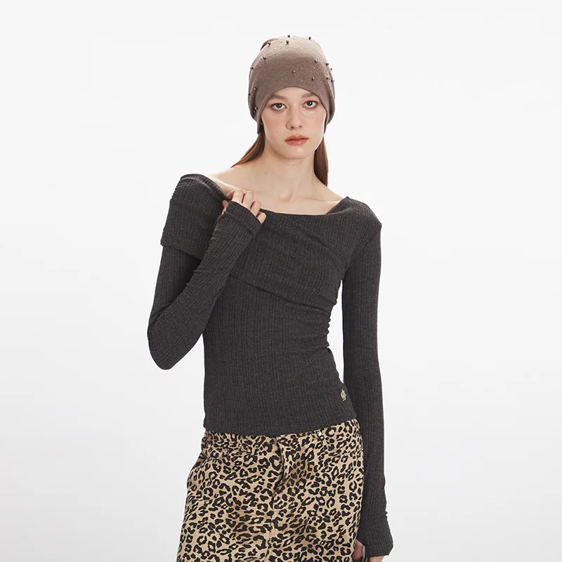 Damska koszulka z asymetrycznym kołnierzem, dopasowana, w stylu \"Spicy Girl\", jesienna, z długim rękawem, wysokiej jakości, z temperamentnym designem, bluzka z odkrytymi ramionami, do noszenia pod spód.