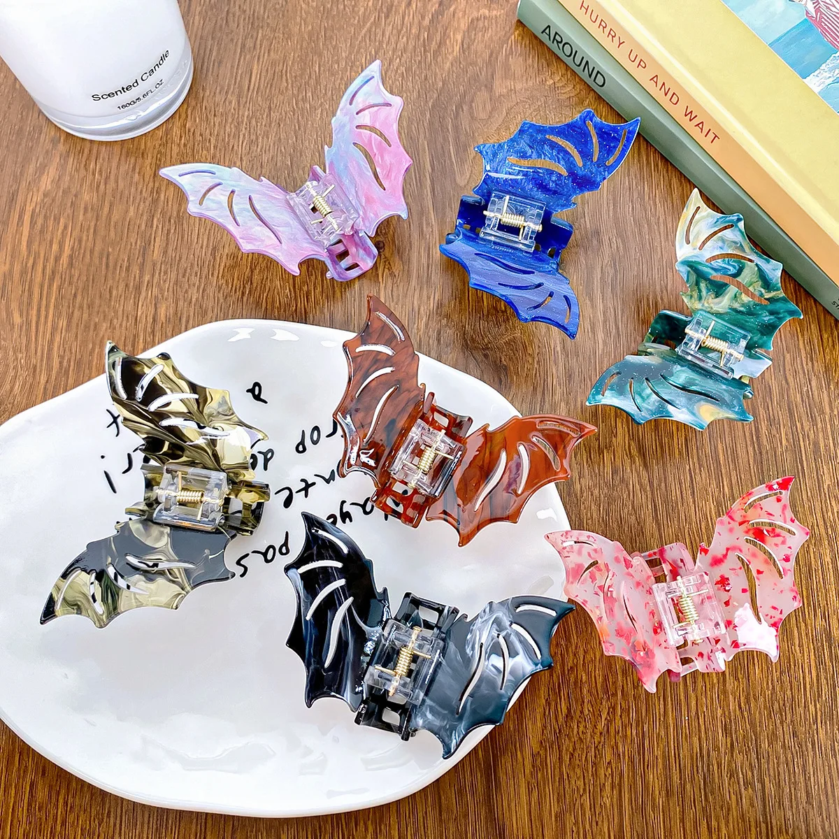 DuoShang New Style Halloween Colored Bat Acrylic Hair Claw Horror Claw Clip Halloween Crab Hair Clip for Women Hair Accessories