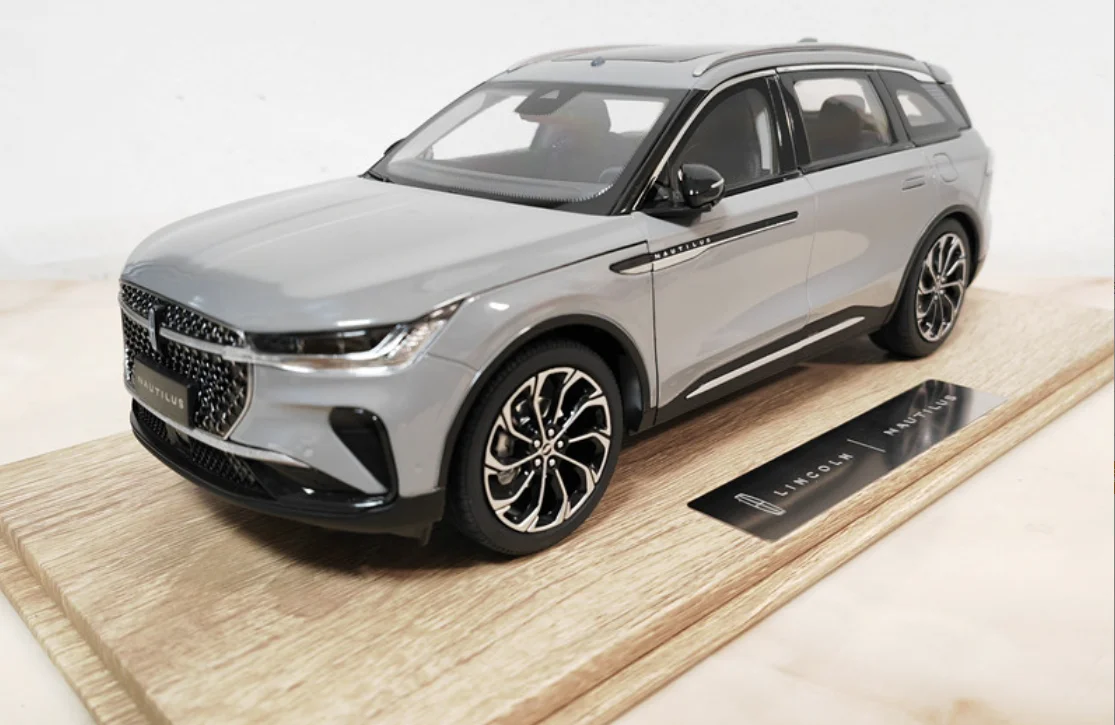 オリジナル・リンカーン・ナビゲーター・モデル・ノーチラス2023オフロード車1:18合金製カーモデル在庫あり