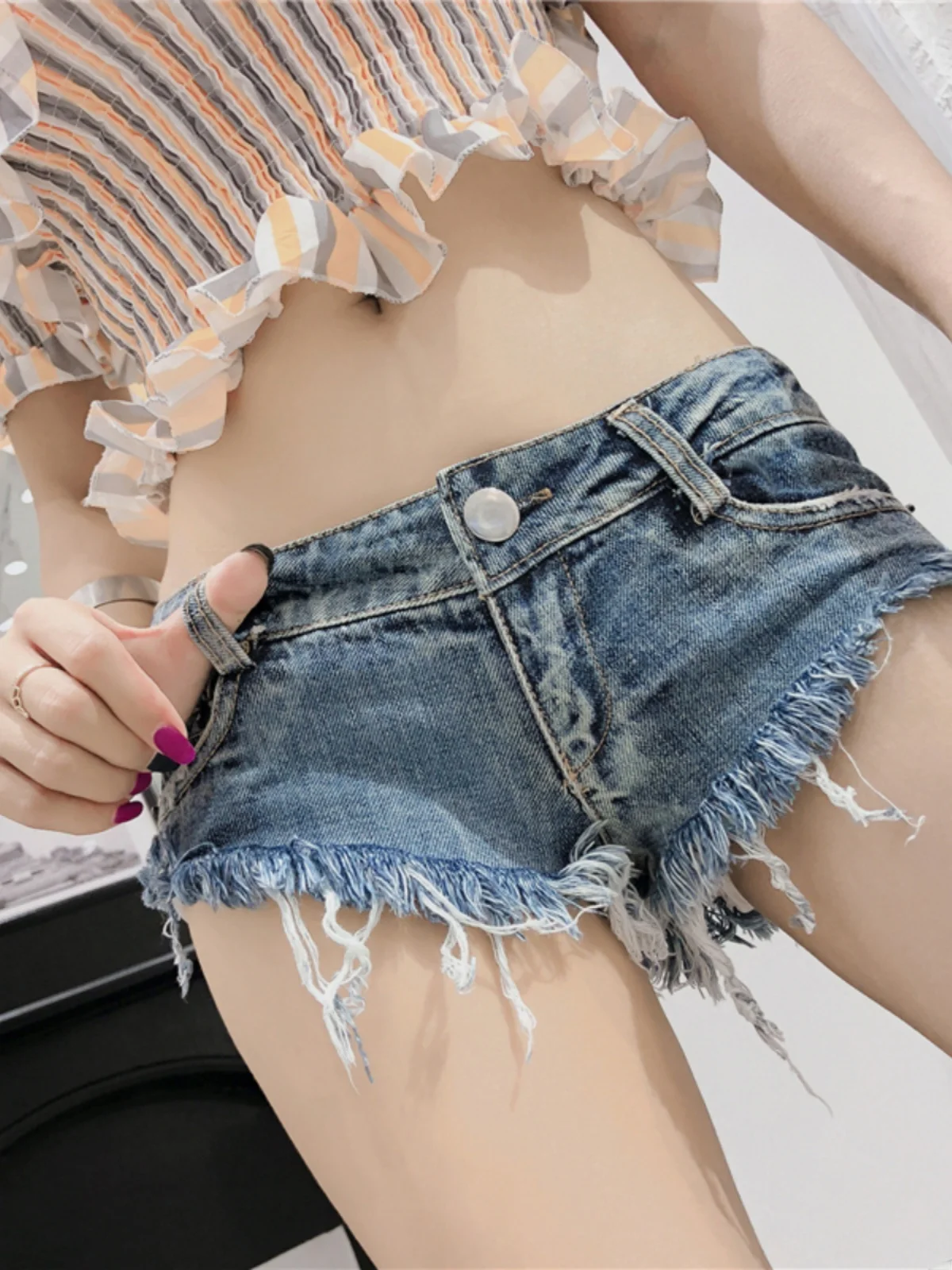 Low Waist  Denim Shorts Sexy Versatile Bottoms for Young Women Tight Fit Micro Stretch Light Wash Jeans Shorts