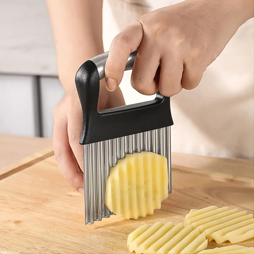 Rüsten Sie Ihre Küche mit einem 1-teiligen Crinkle Cutter auf – gewelltes Zerkleinerermesser für Obst, Gemüse, Salat, Karotten, Kartoffeln und Pommes