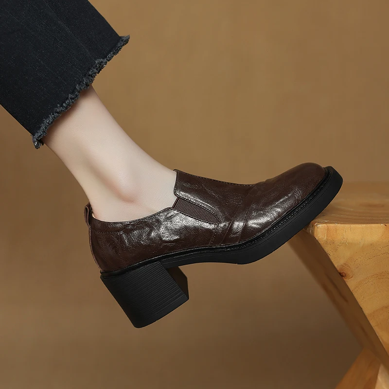 Sepatu wanita kulit asli musim semi baru 2025 sepatu desain Brogue sepatu pantofel hak tinggi wanita