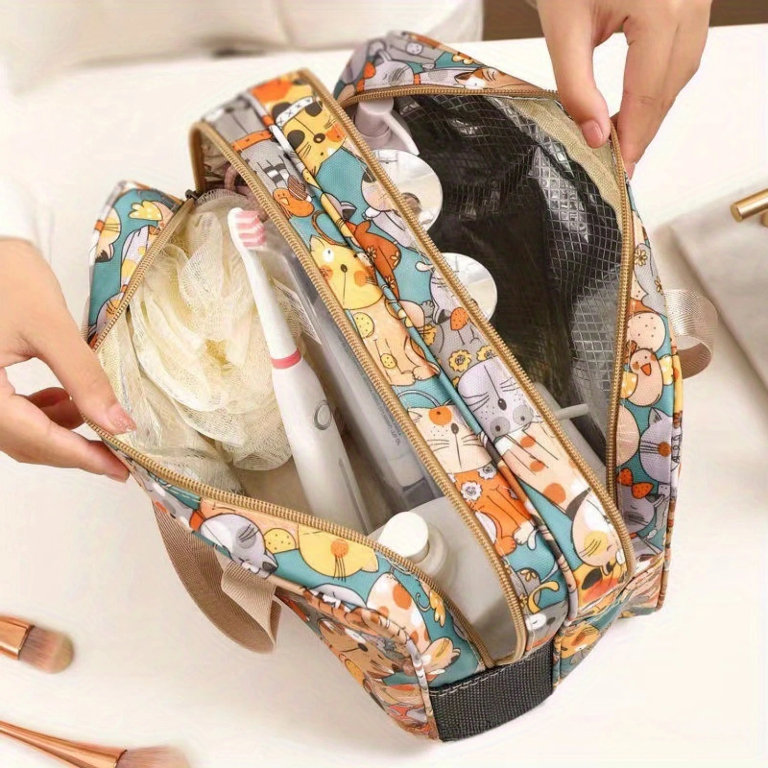 Cartoon Cat Travel Makeup Bag, Large Capacity Portable Cosmetic Organizer, Dry and Wet Separation, Toiletry Pouch with Handle