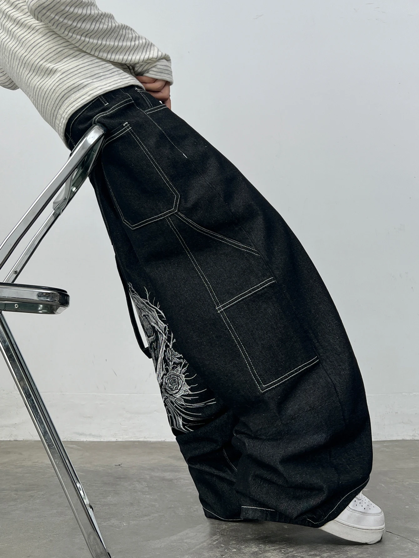 High Street Retro Rose Skull Embroidered Black Baggy Wide-Leg Jeans Men Y2K Street Hip-Hop Skate Fashion Versatile Pants